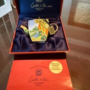 🌺Charlotte di Vita Hand Painted Collections - London🌺